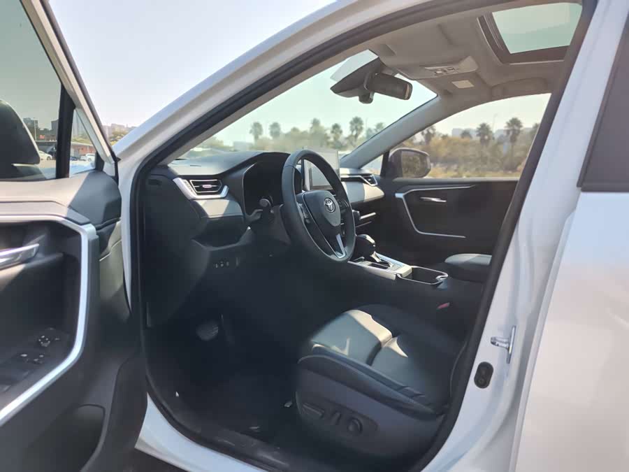 Toyota RAV4 2022, фото 11