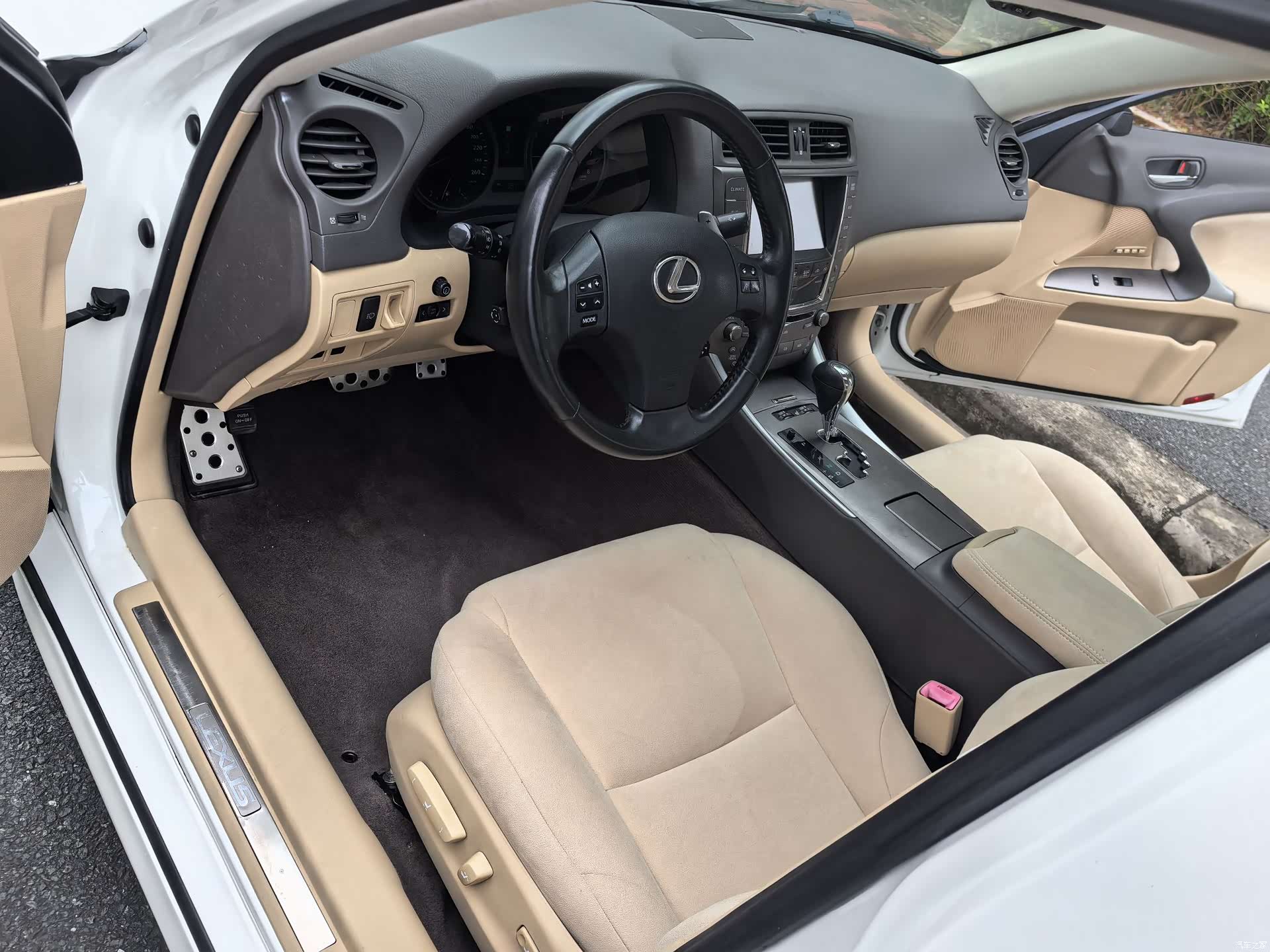 Lexus IS, 2010 19