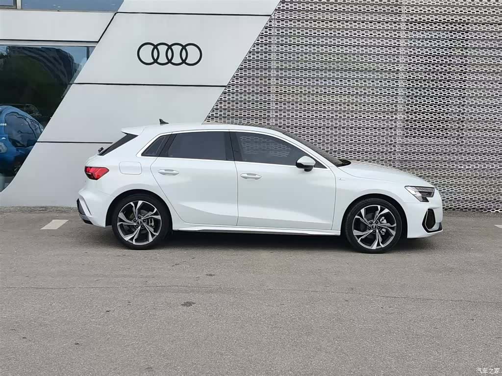 Audi Flying Spur, 2026 6
