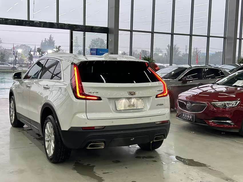 Cadillac XT4