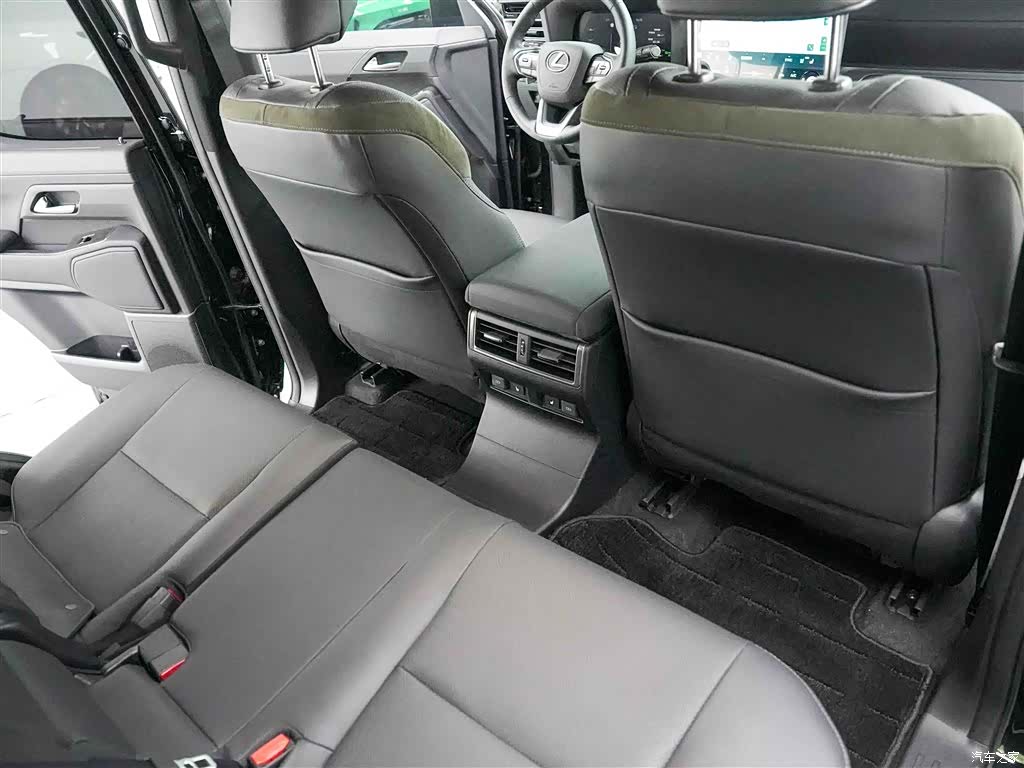Lexus GX, 2026 11