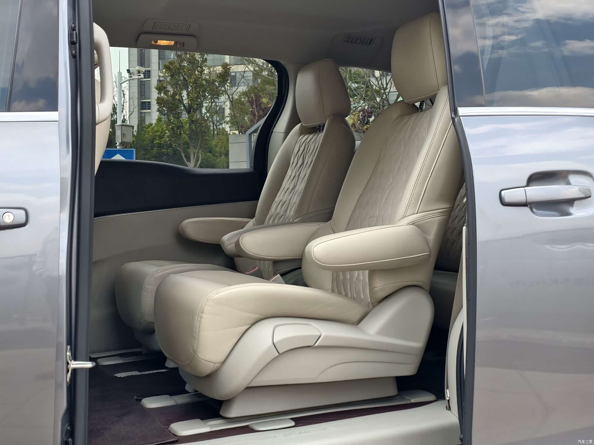 Buick GL8, 2021 все фото