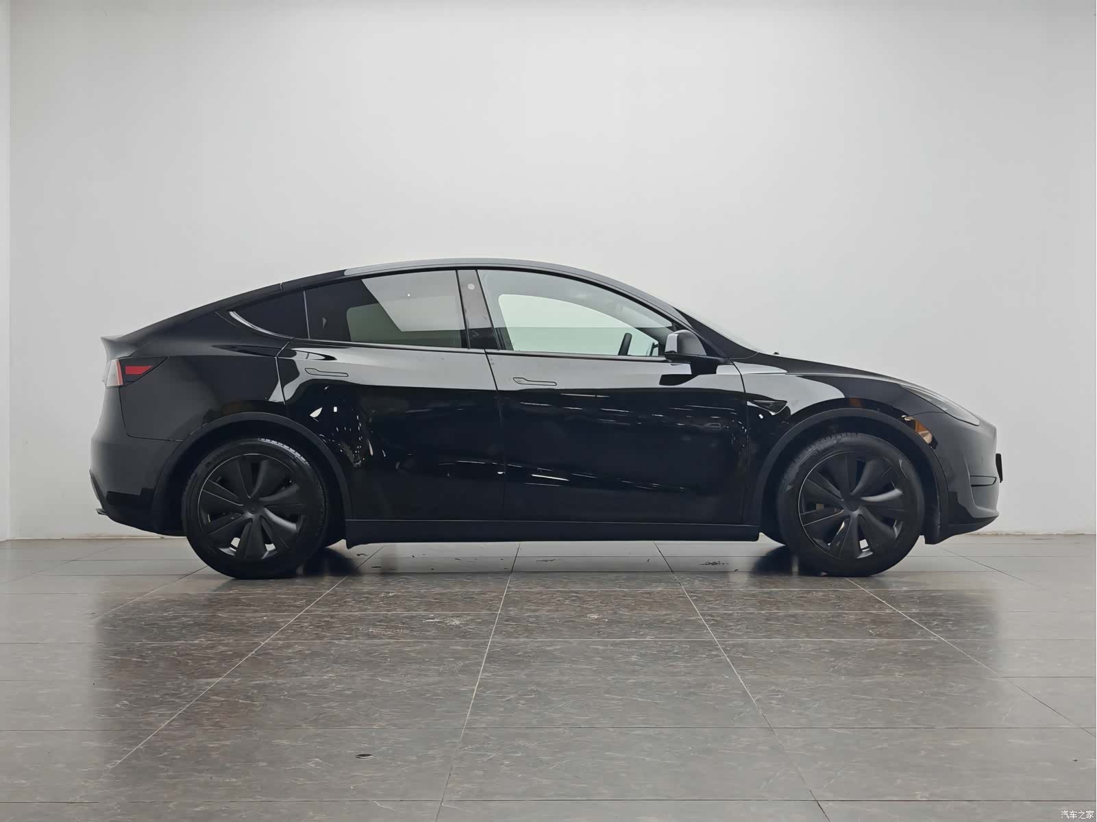 Tesla Model Y, 2023 11
