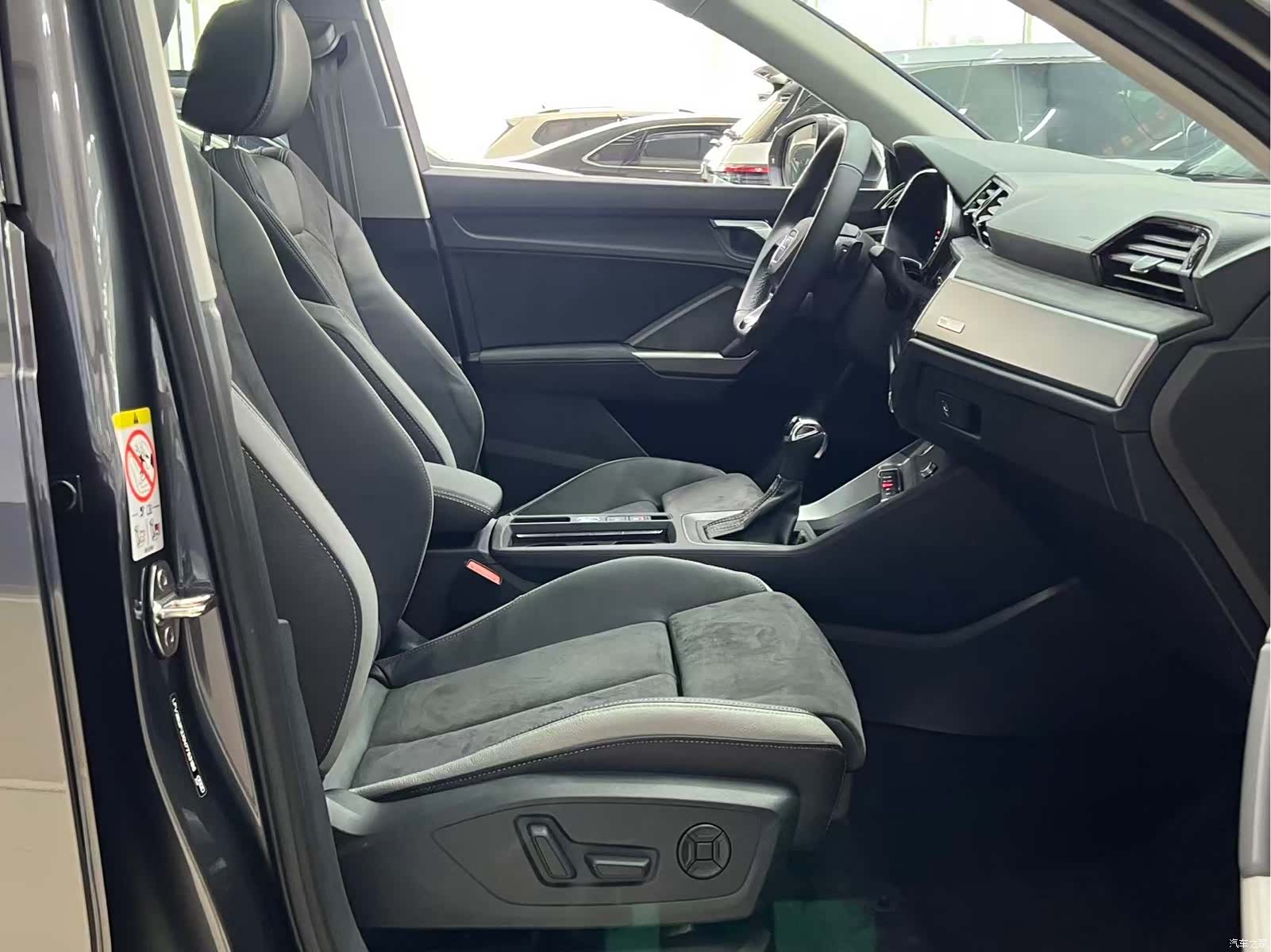 Audi Q3, 2023 20