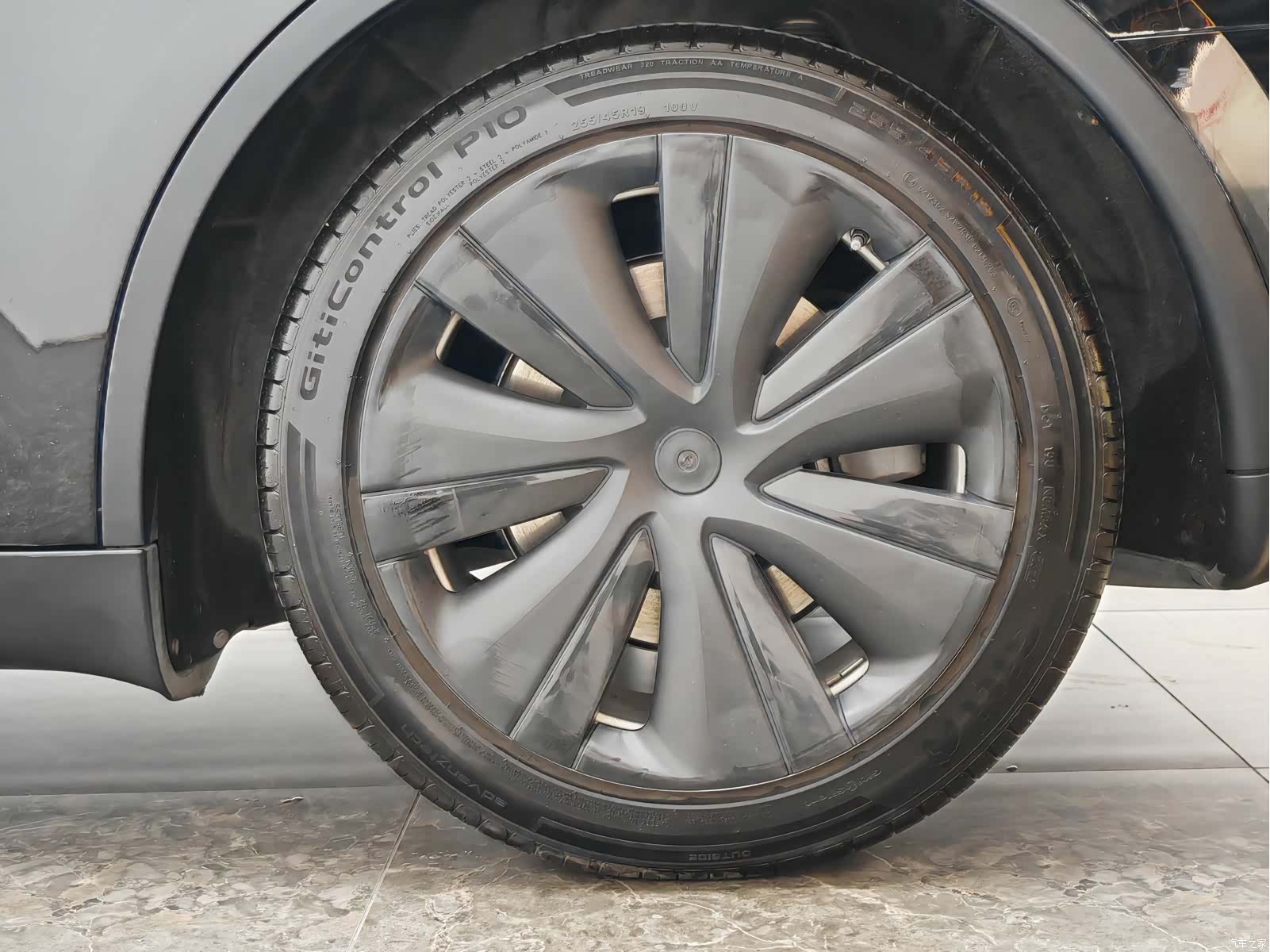 Tesla Model Y, 2023 9