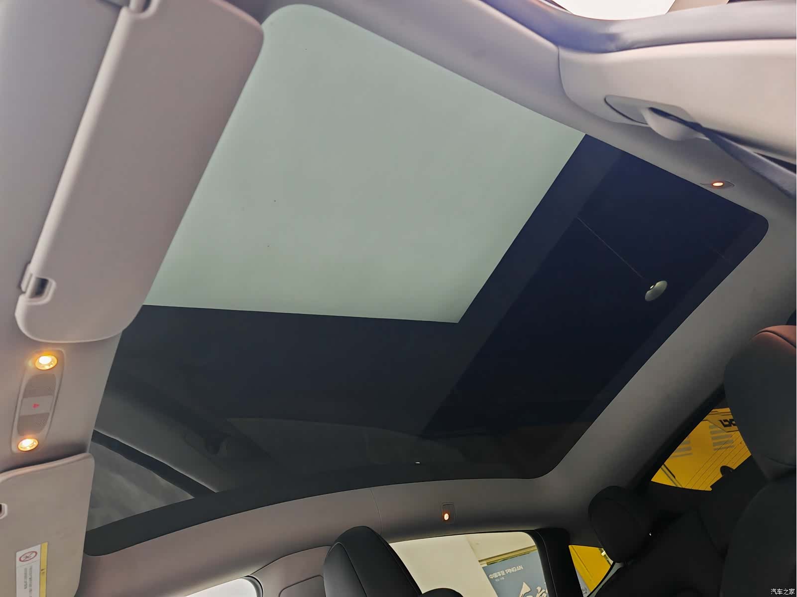 Tesla Model Y, 2023 18