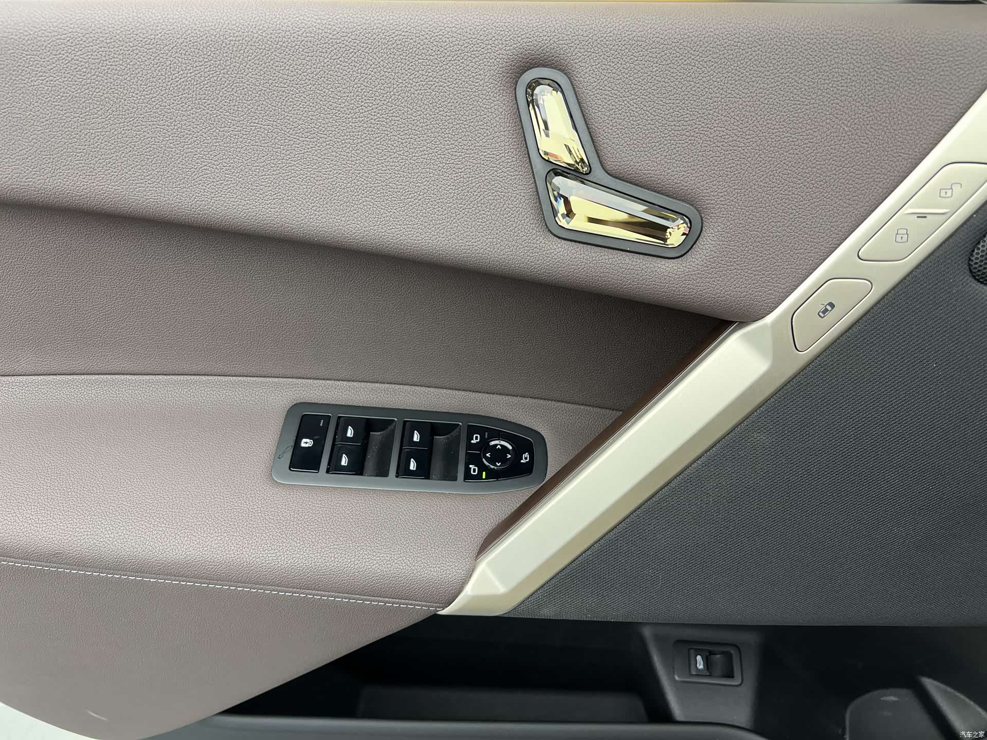 BMW iX, 2023 все фото