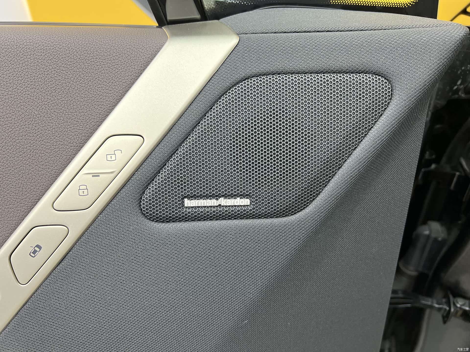 BMW iX, 2023 8