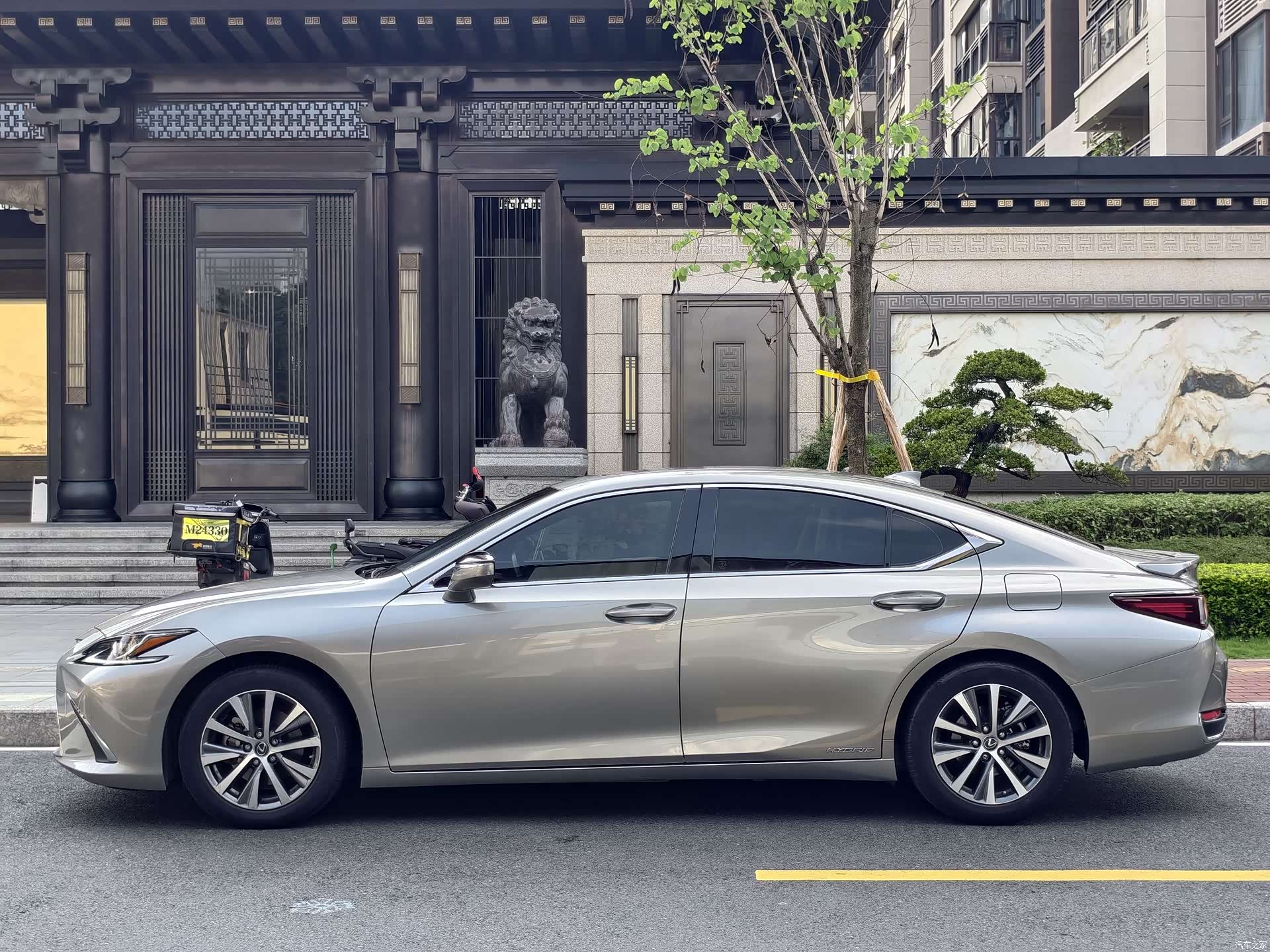 Lexus ES, 2020 7