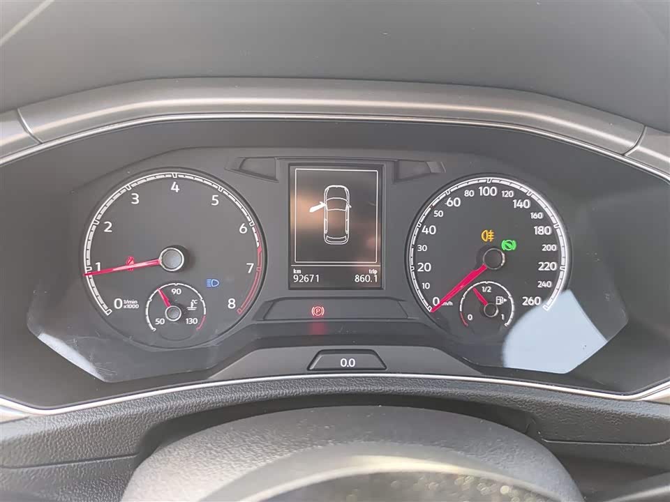 Volkswagen T-ROC exploring Songs