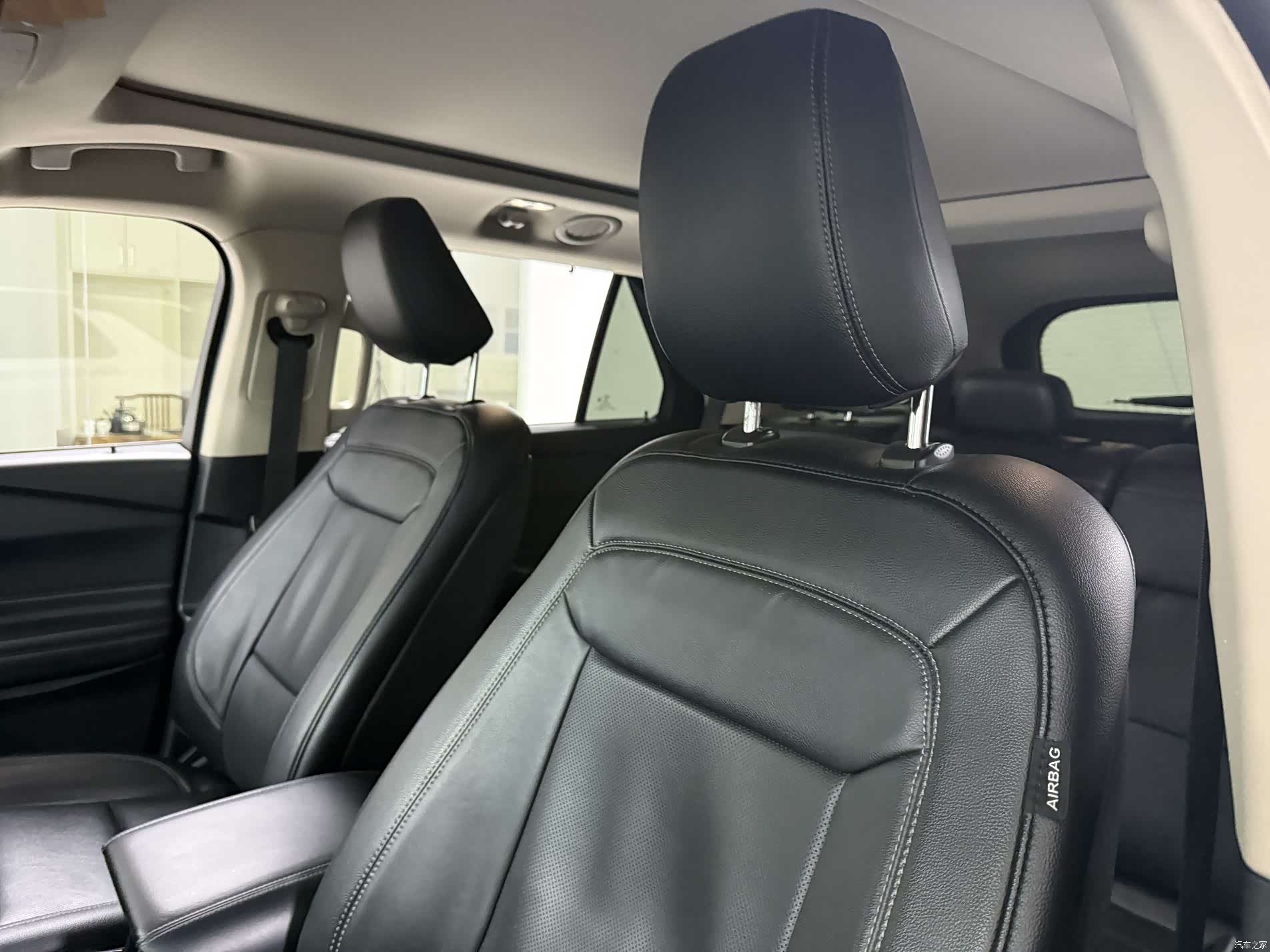 Ford Explorer, 2021 11