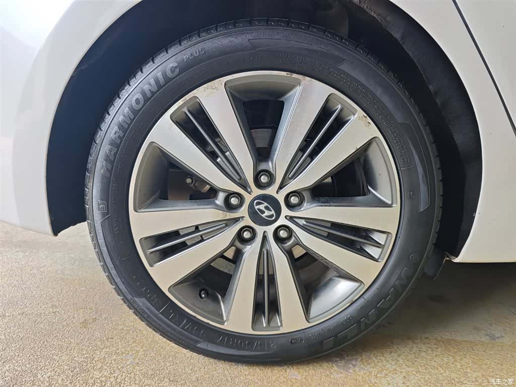 Hyundai GLS, 2016 12