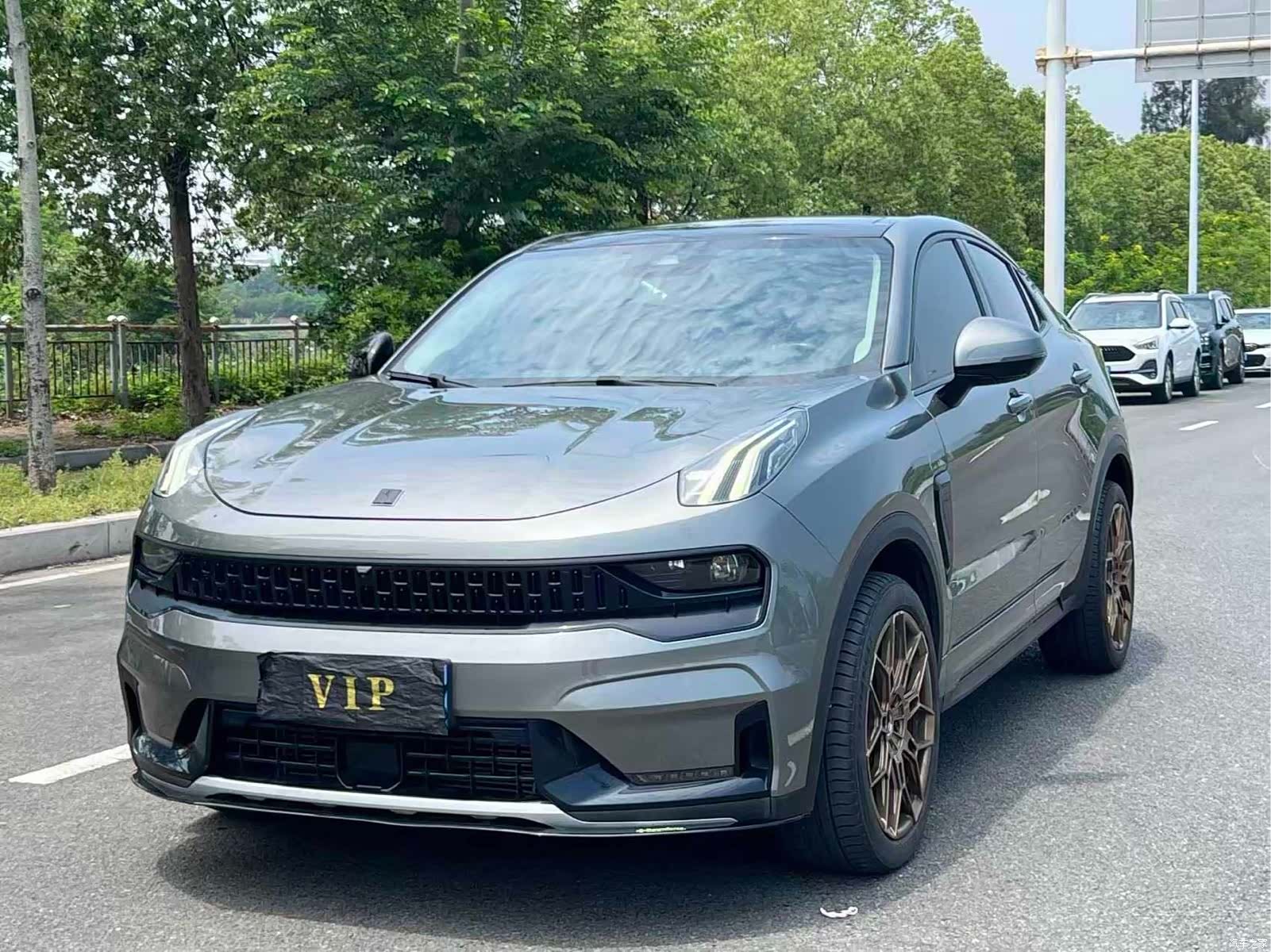 Lynk & Co 02