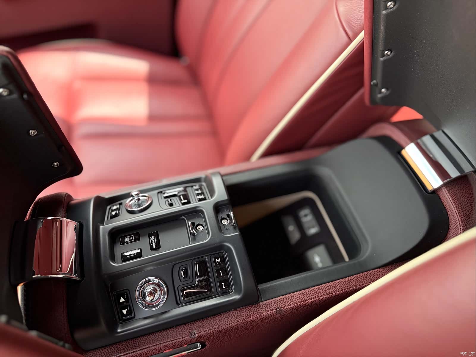 Rolls-Royce Phantom, 2015 8