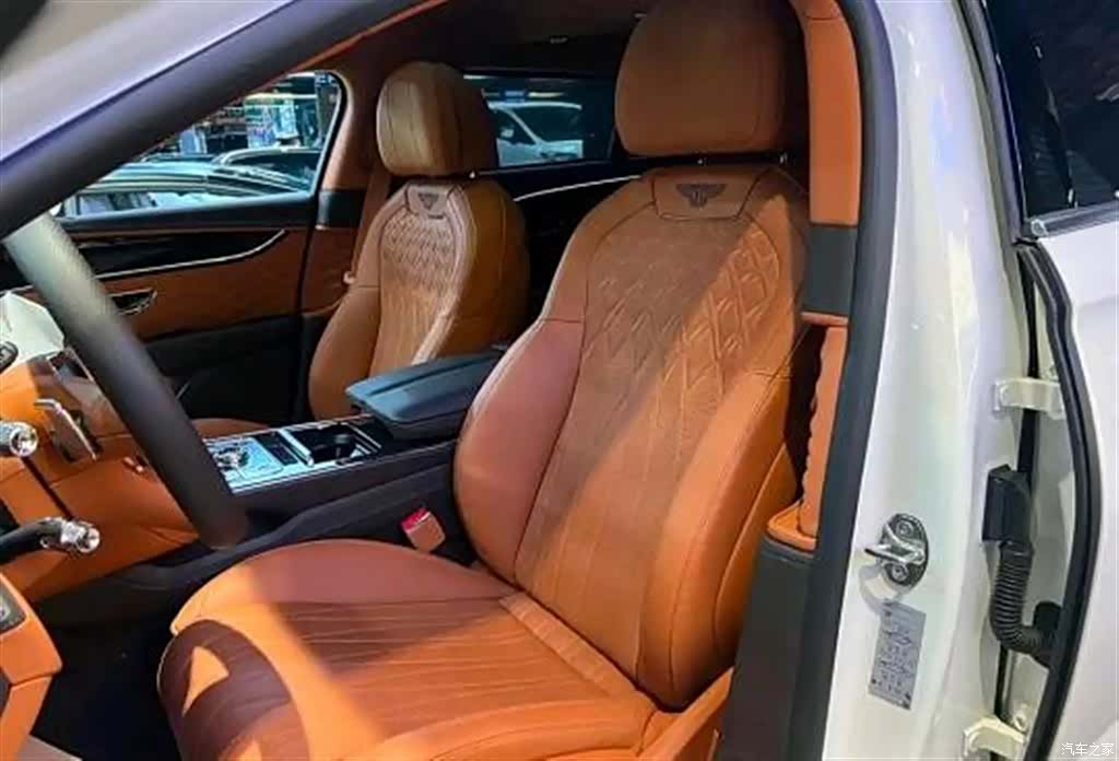 Bentley Flying Spur, 2022 4