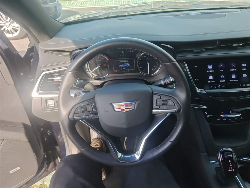 Cadillac XT6