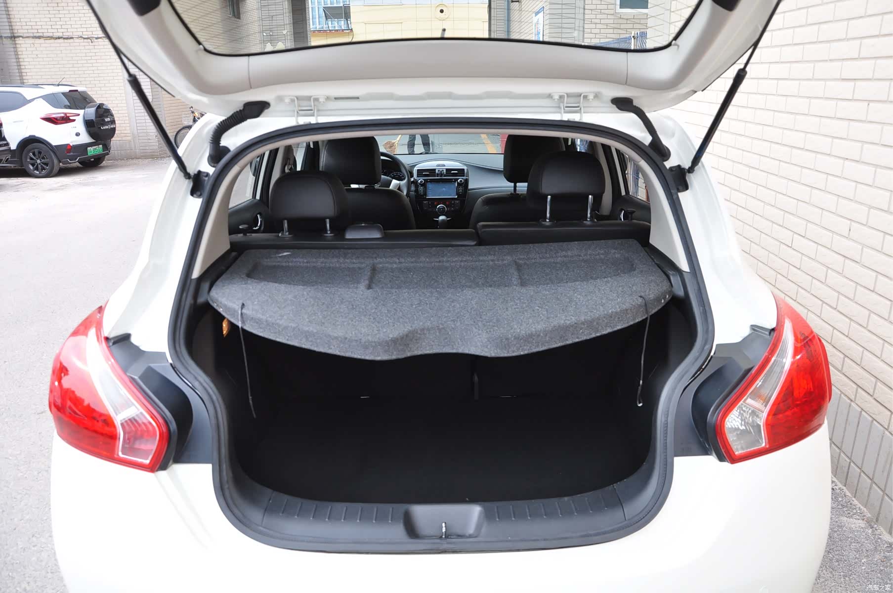 Nissan Tiida, 2016 8