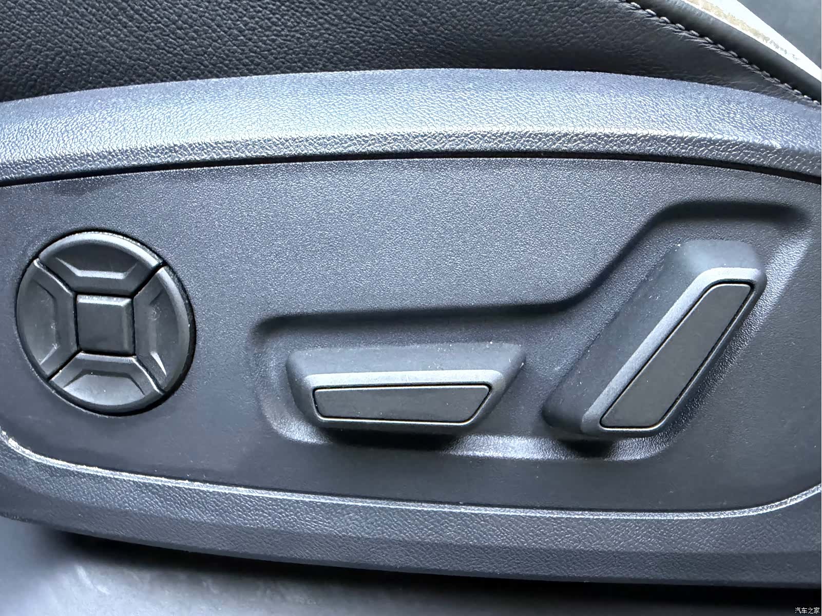 Audi Q3, 2022 11