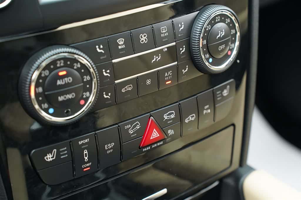Mercedes-Benz M-Class, 2012 19