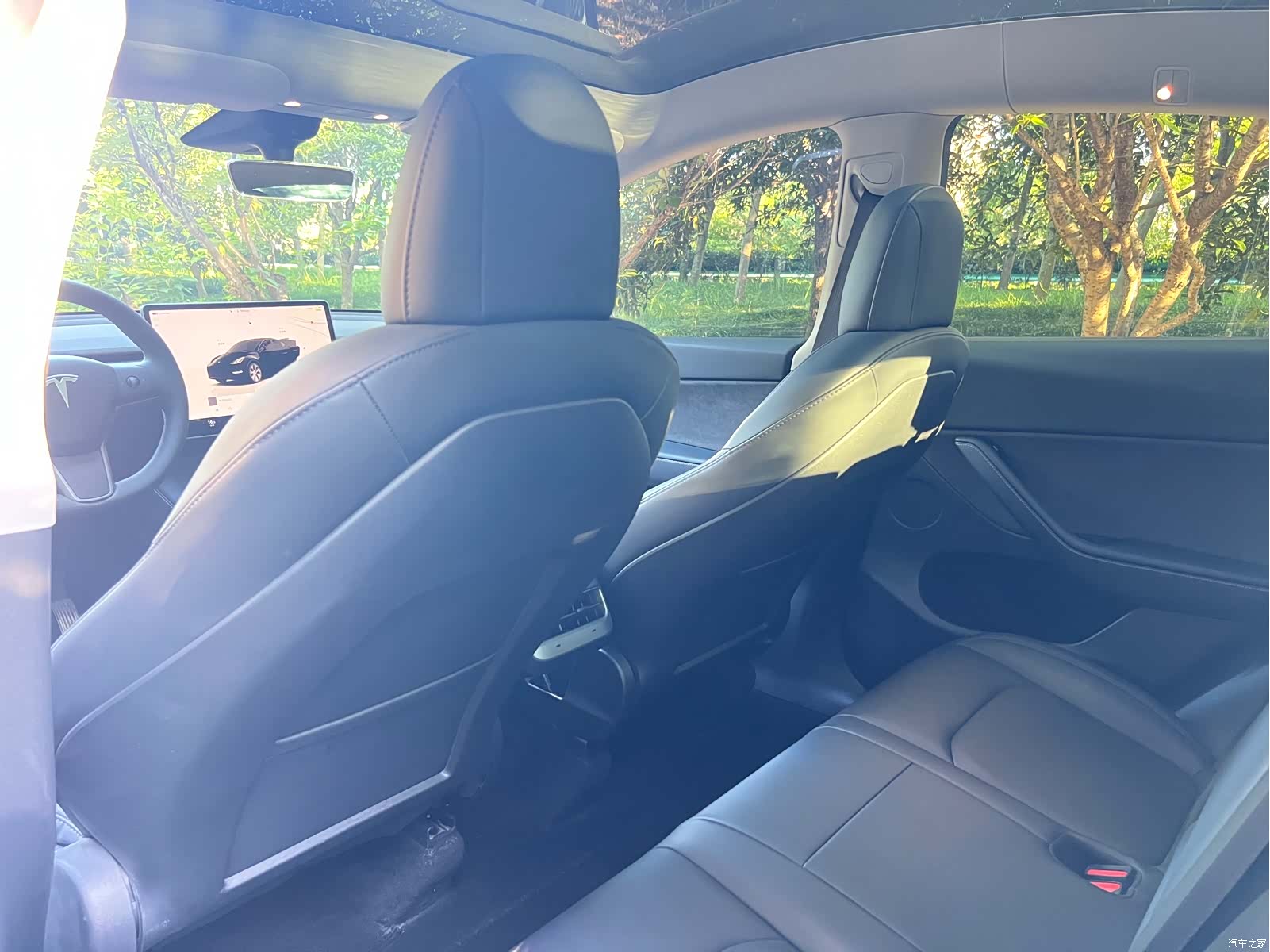 Tesla Model Y, 2022 12
