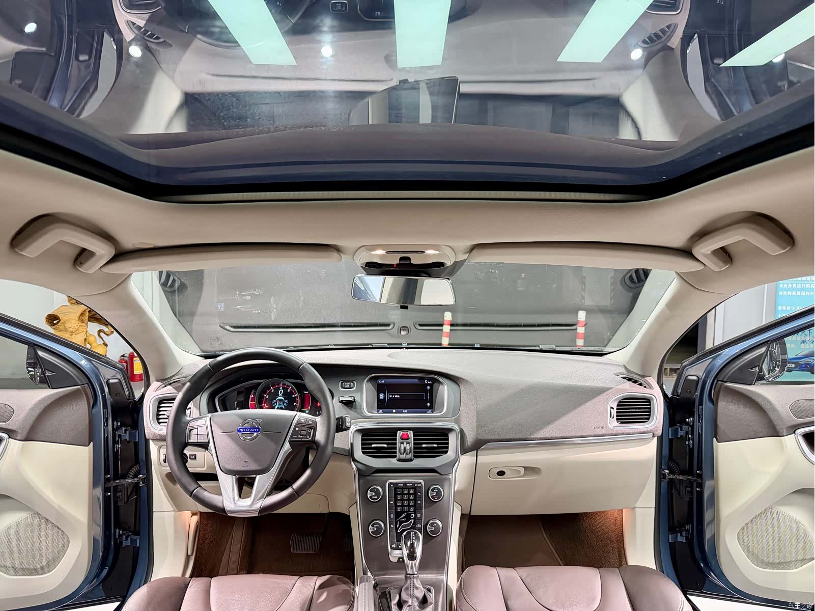 Volvo V40, 2014 16