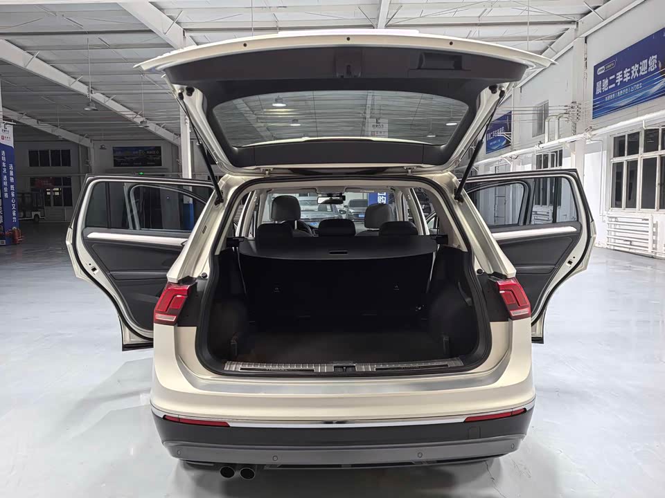 Volkswagen Tiguan L
