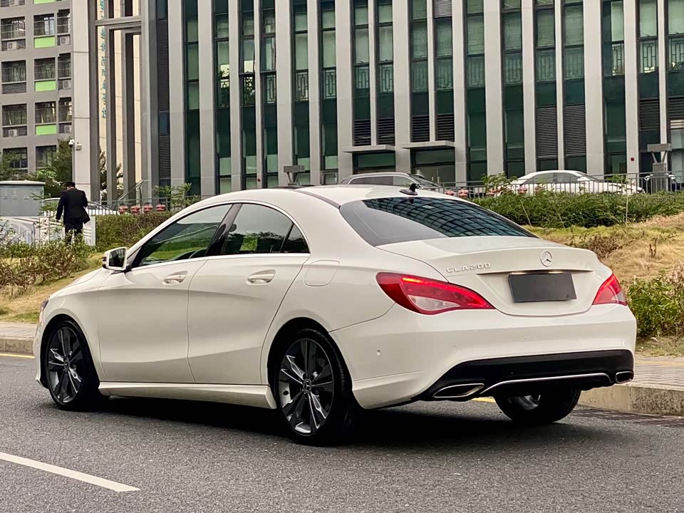 Mercedes-Benz CLA