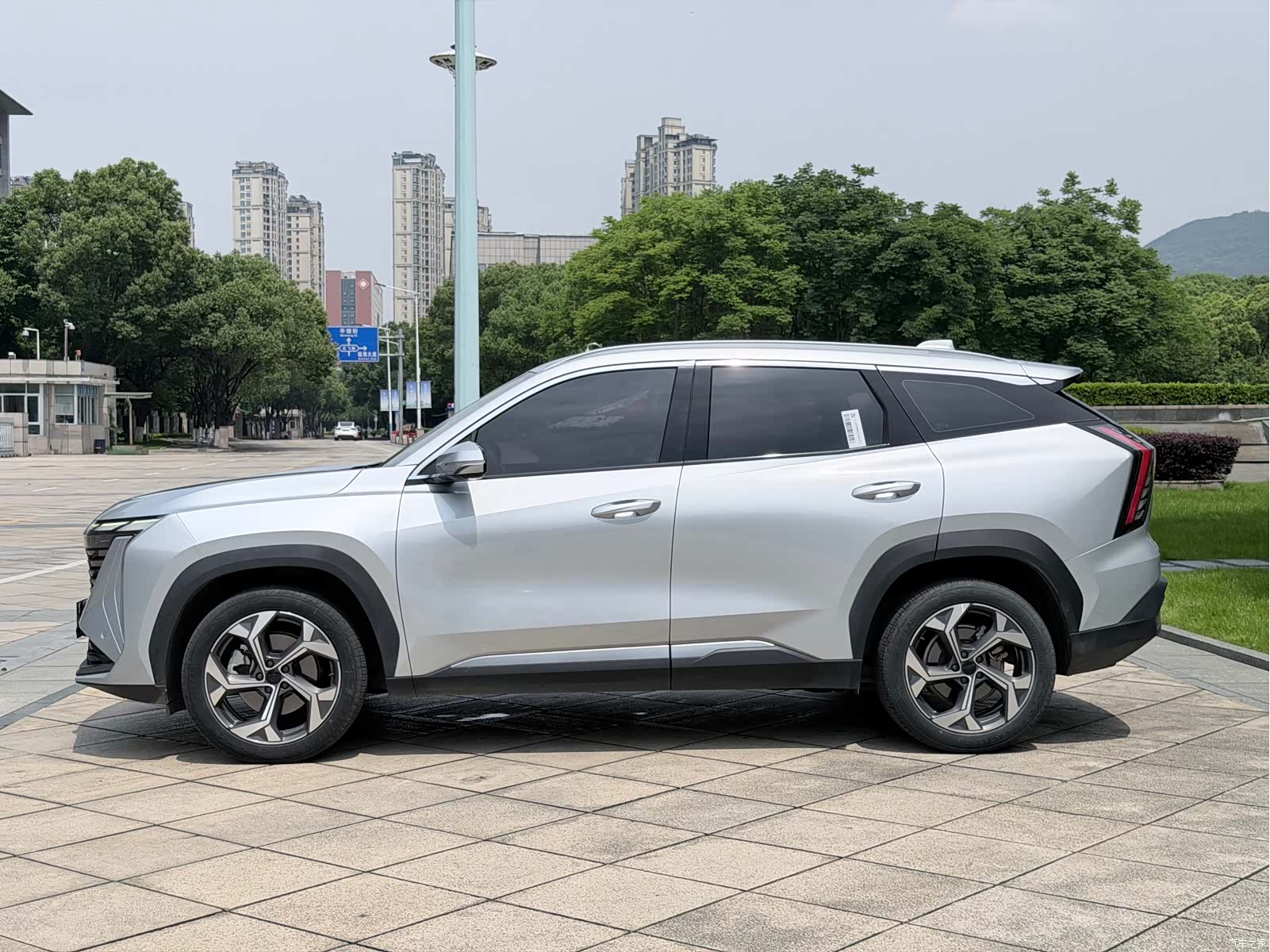 Geely Boyue, 2022 4