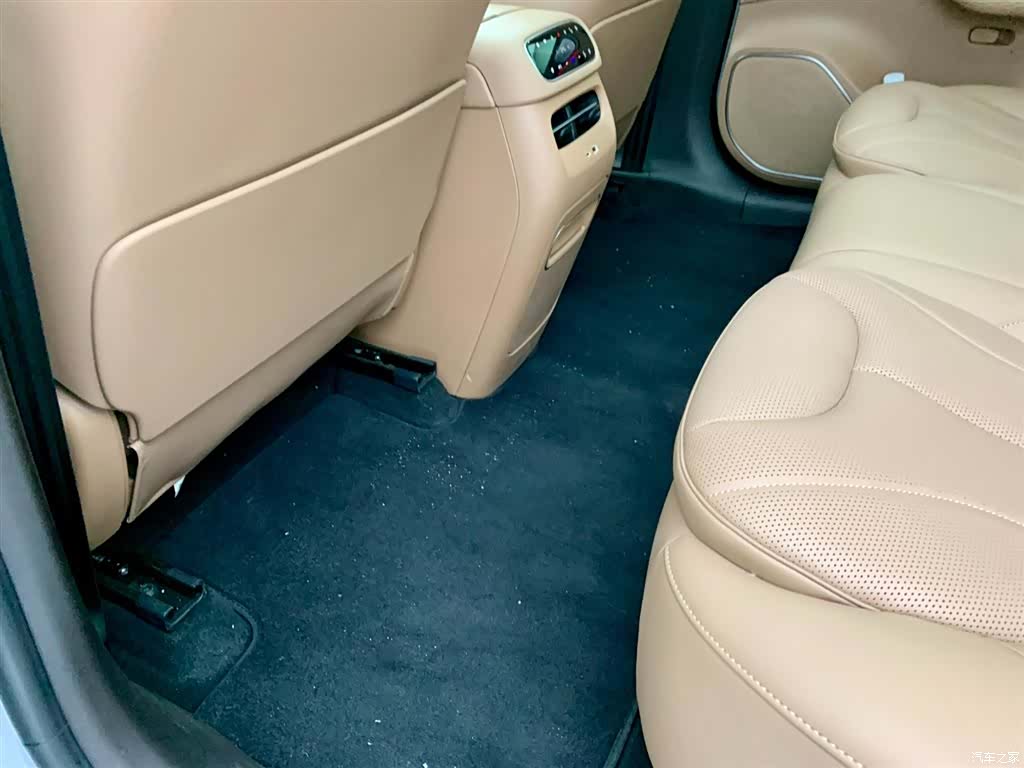 Leapmotor C11, 2025 28