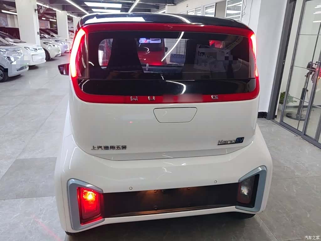 Wuling NanoEV, 2022 6