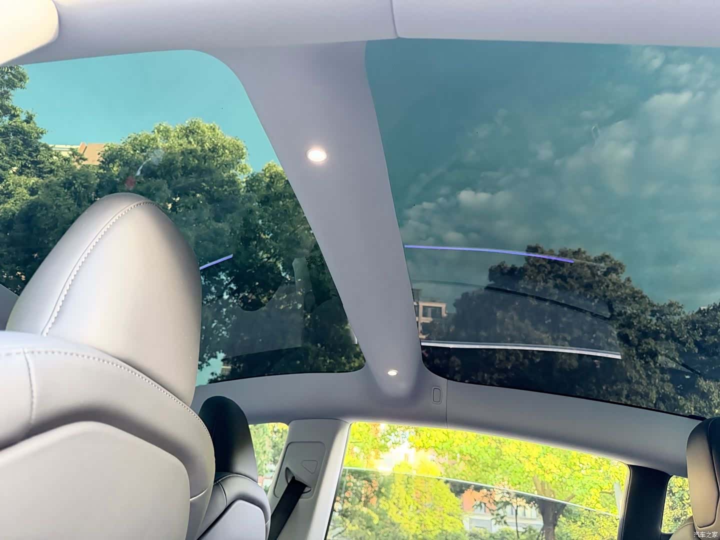 Tesla Model 3, 2025 15
