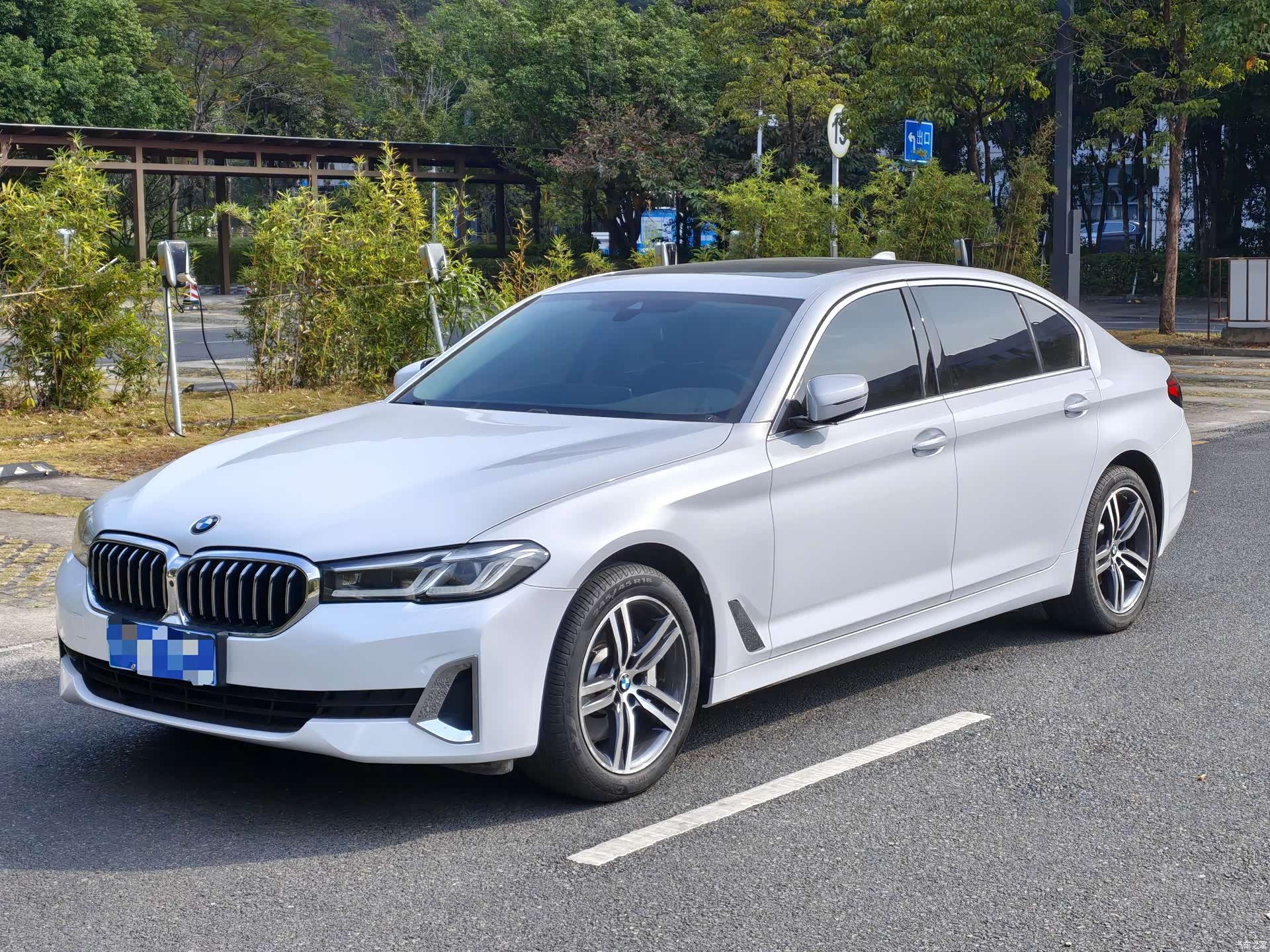 BMW 5 Series, 2021 1