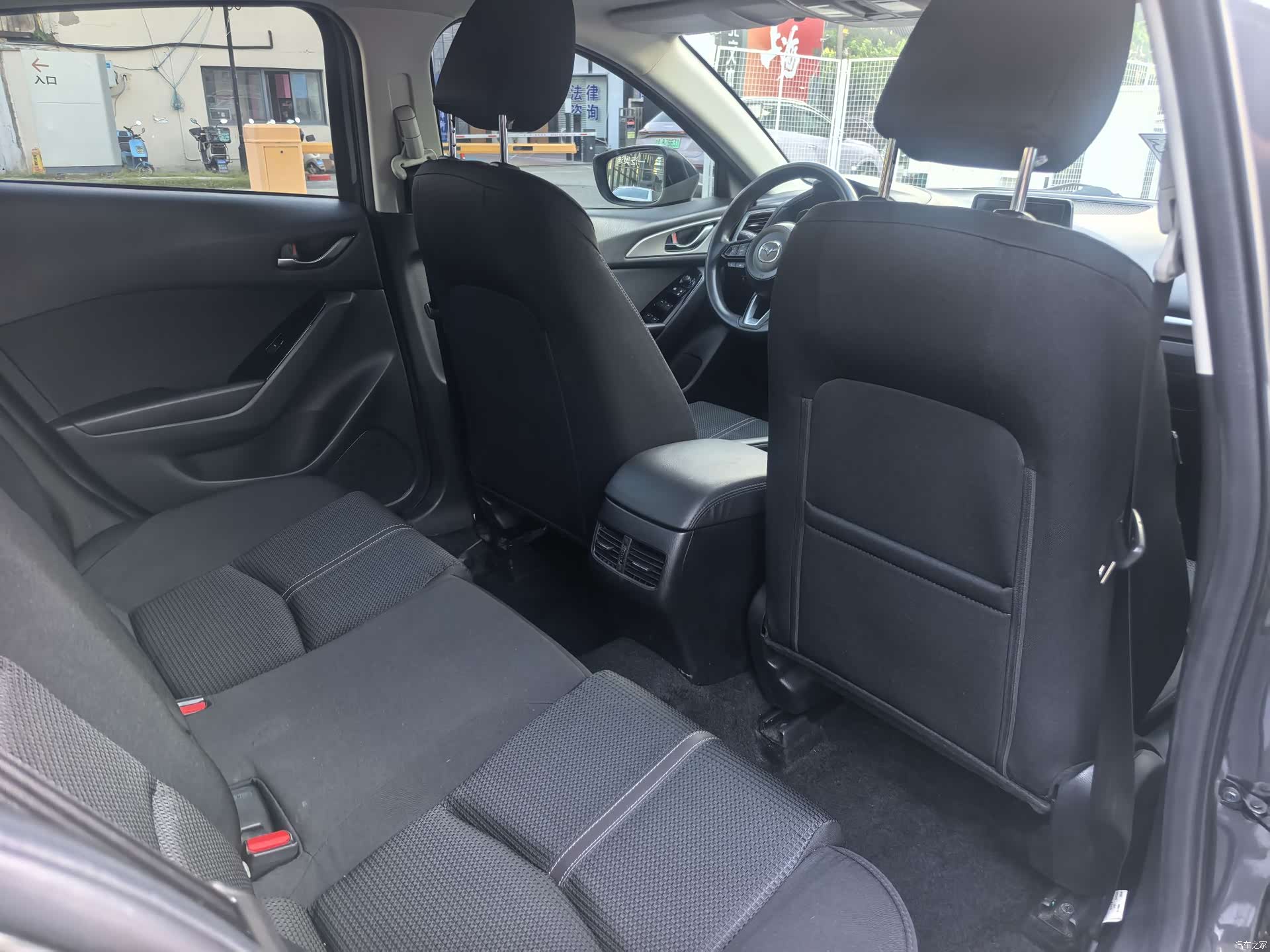 Mazda Mazda3, 2018 10
