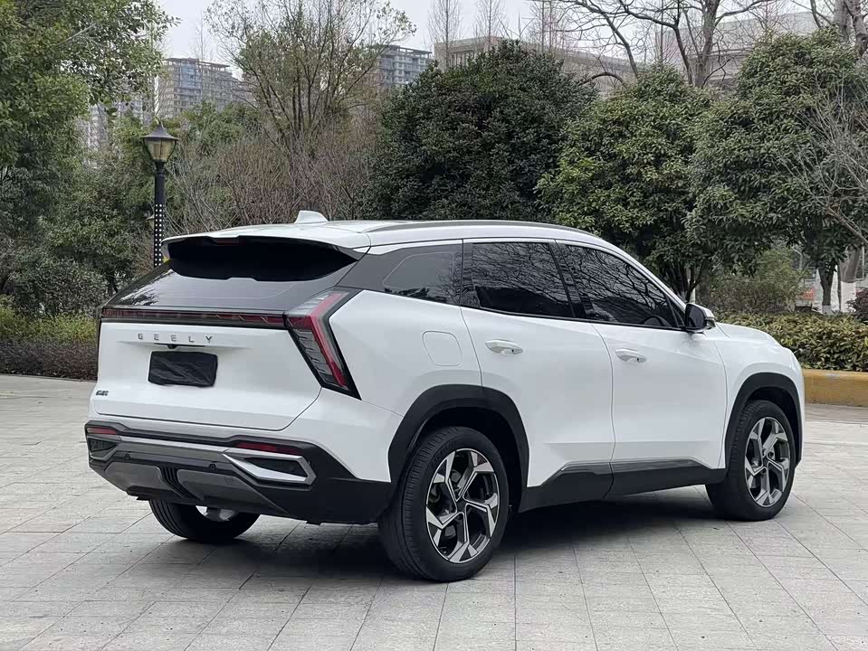 Geely Atlas L