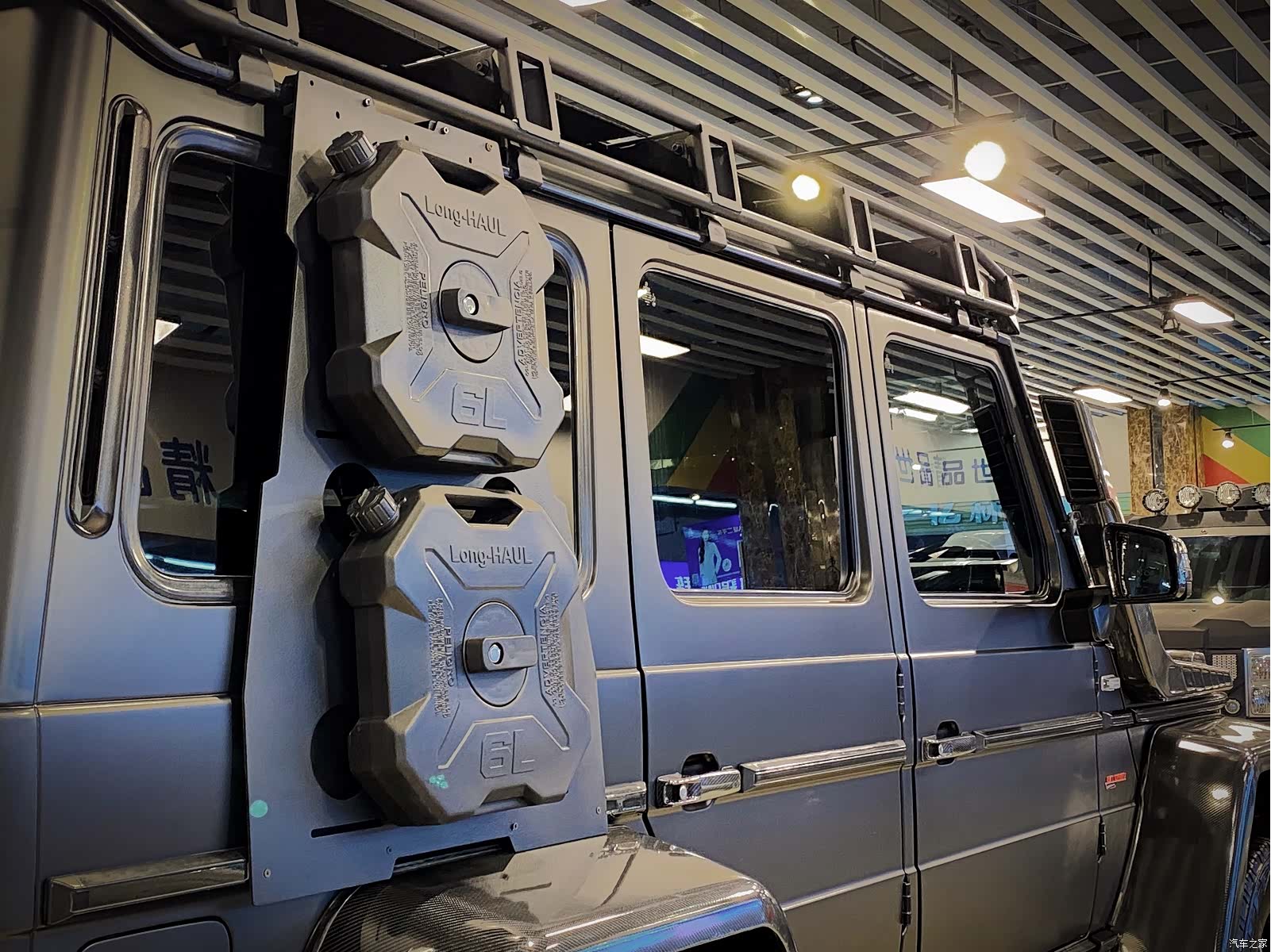 Mercedes-Benz G-Class, 2011 9