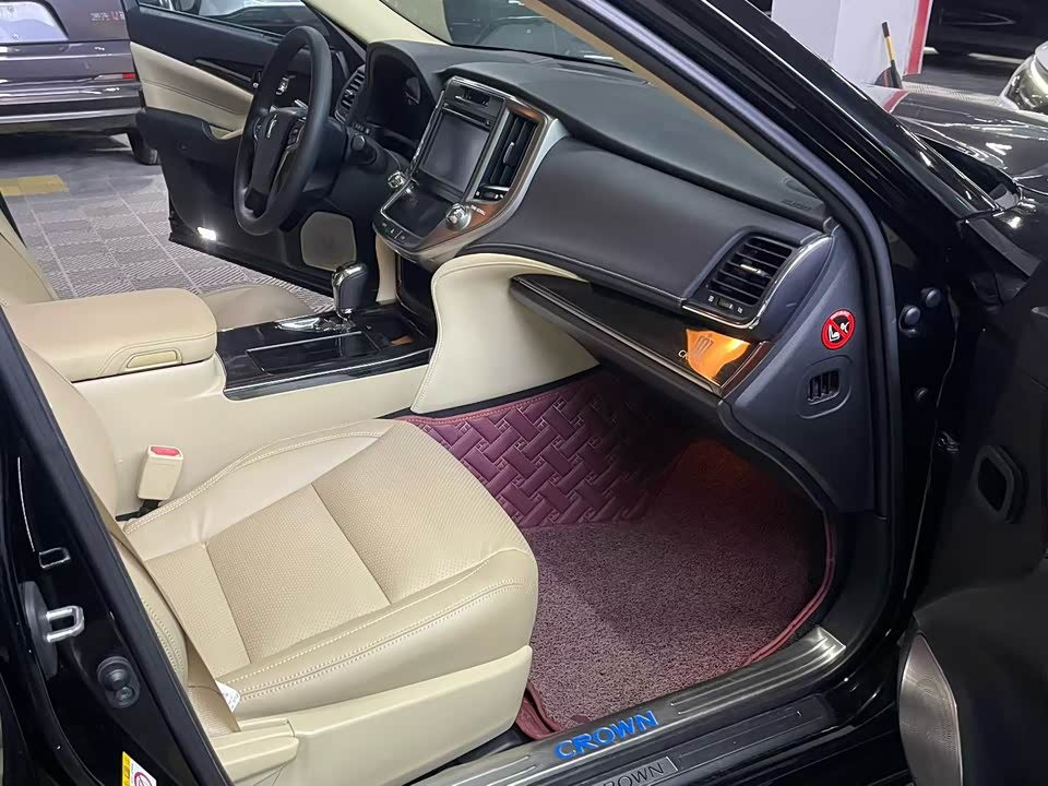 Toyota crown
