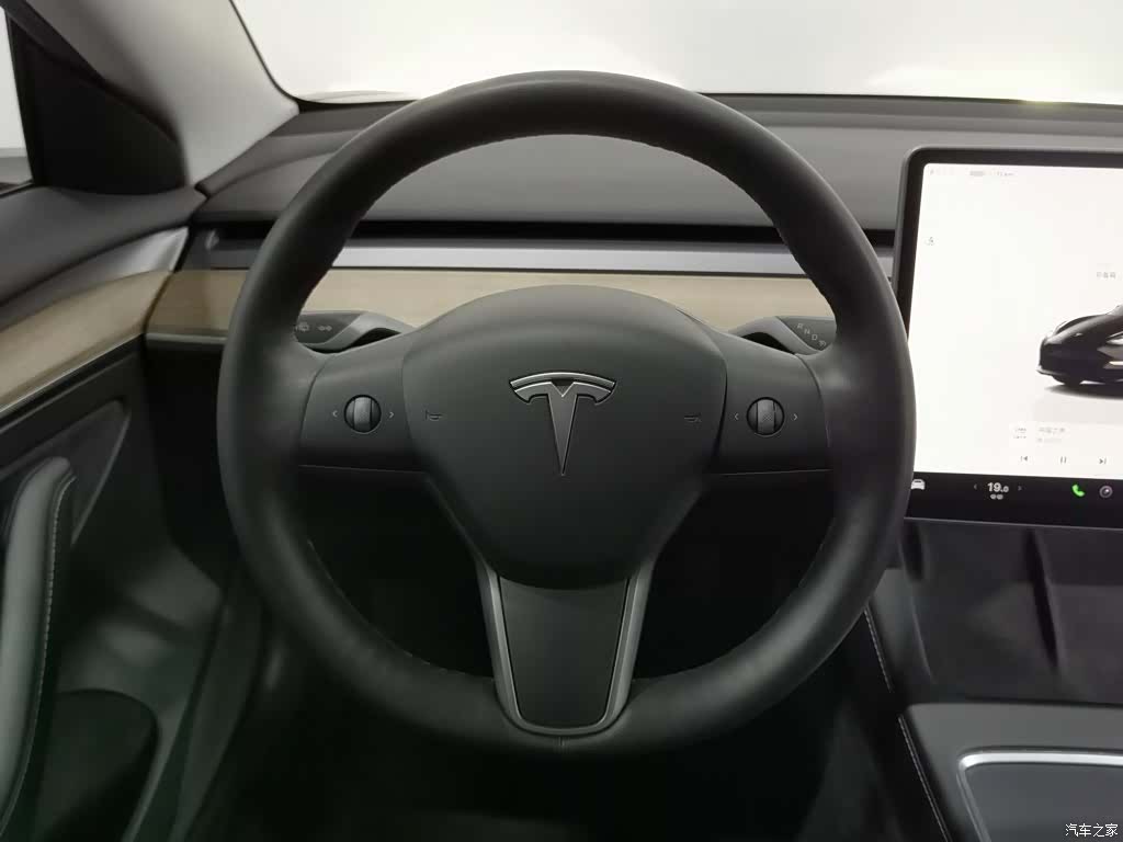 Tesla Model 3, 2022 11