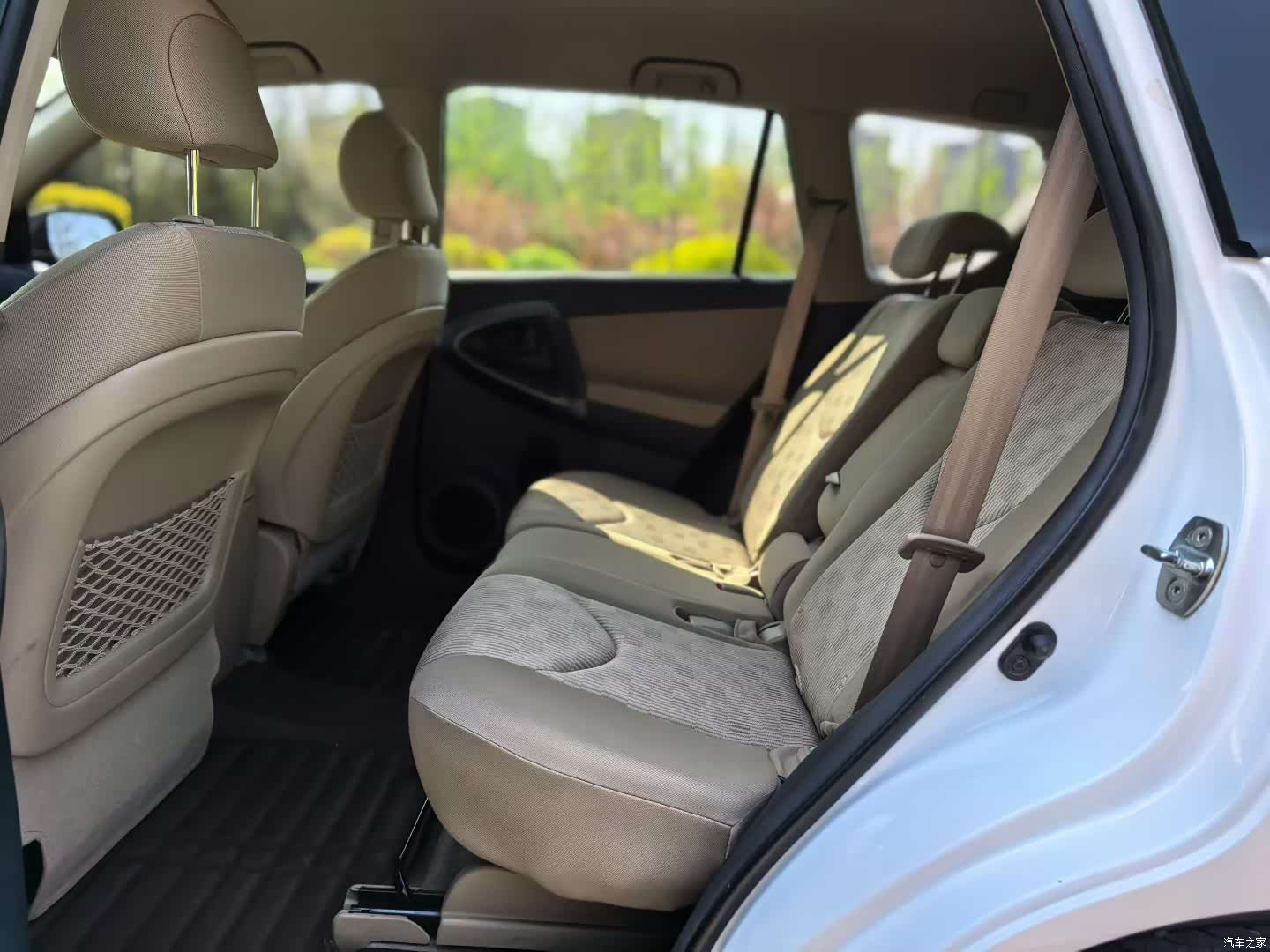 Toyota RAV4, 2013 8