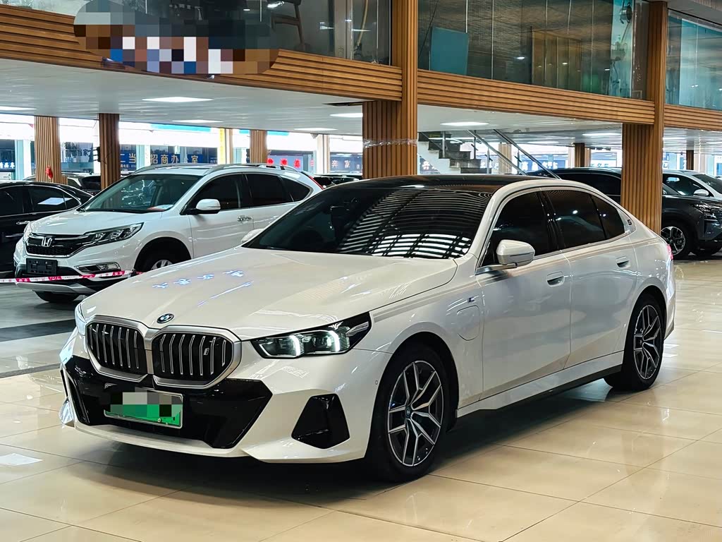 BMW i5