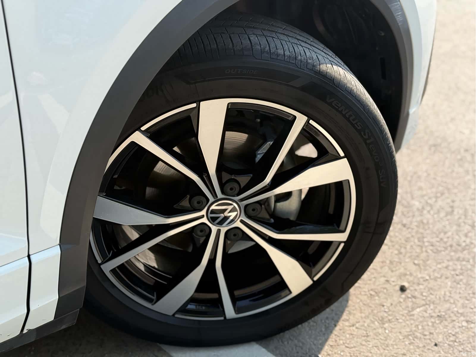Volkswagen T-ROC, 2024 4