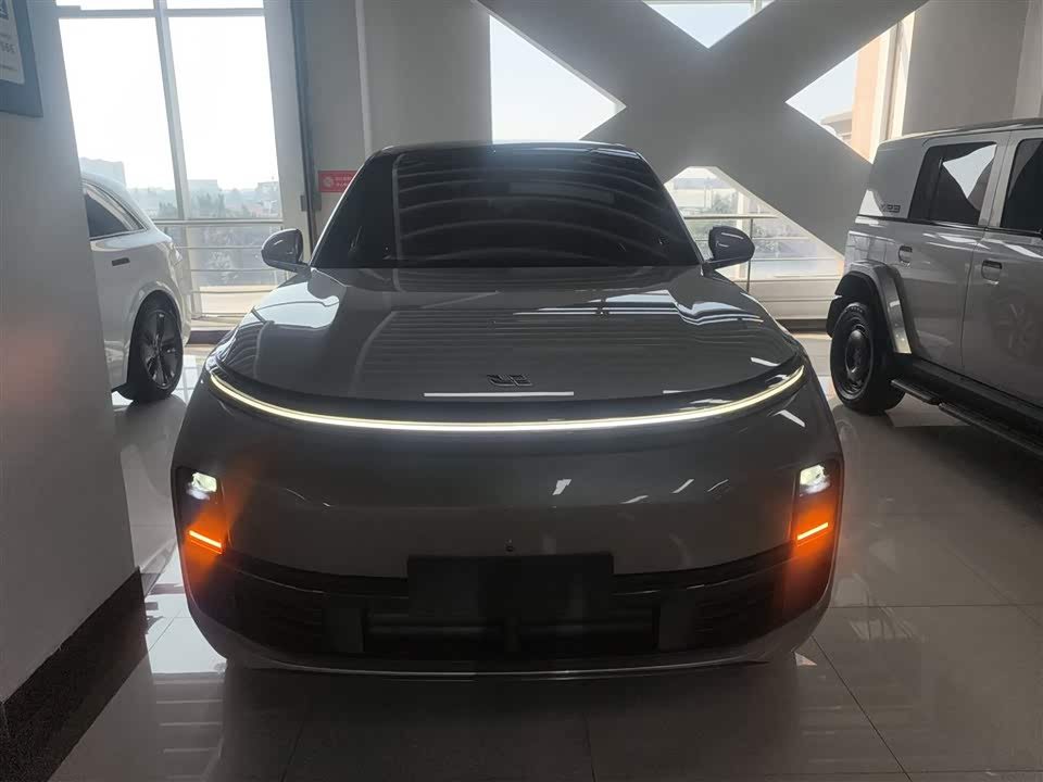 Li Auto Ideal L8