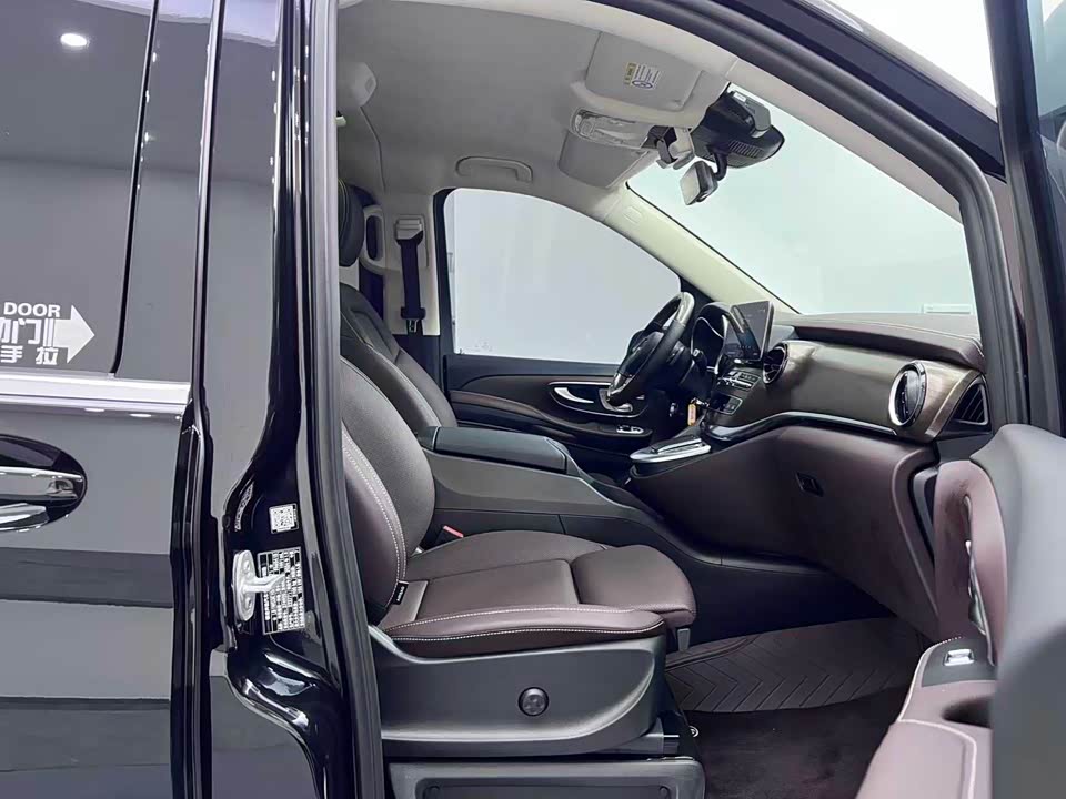 Mercedes-Benz V-class