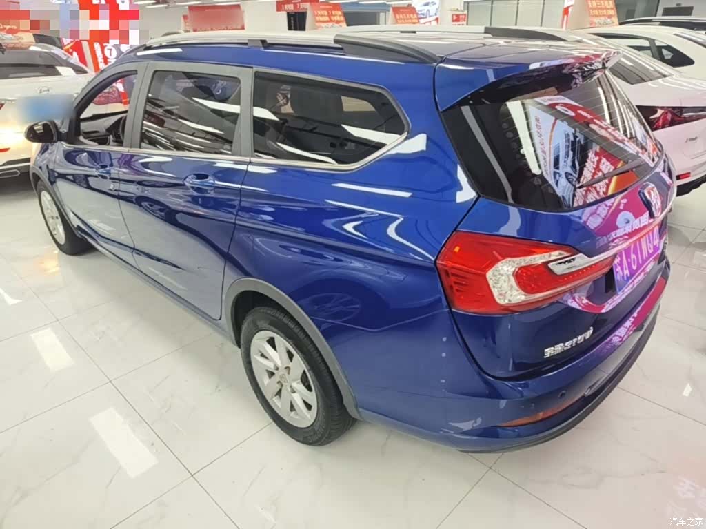 Wuling 310W, 2018 все фото