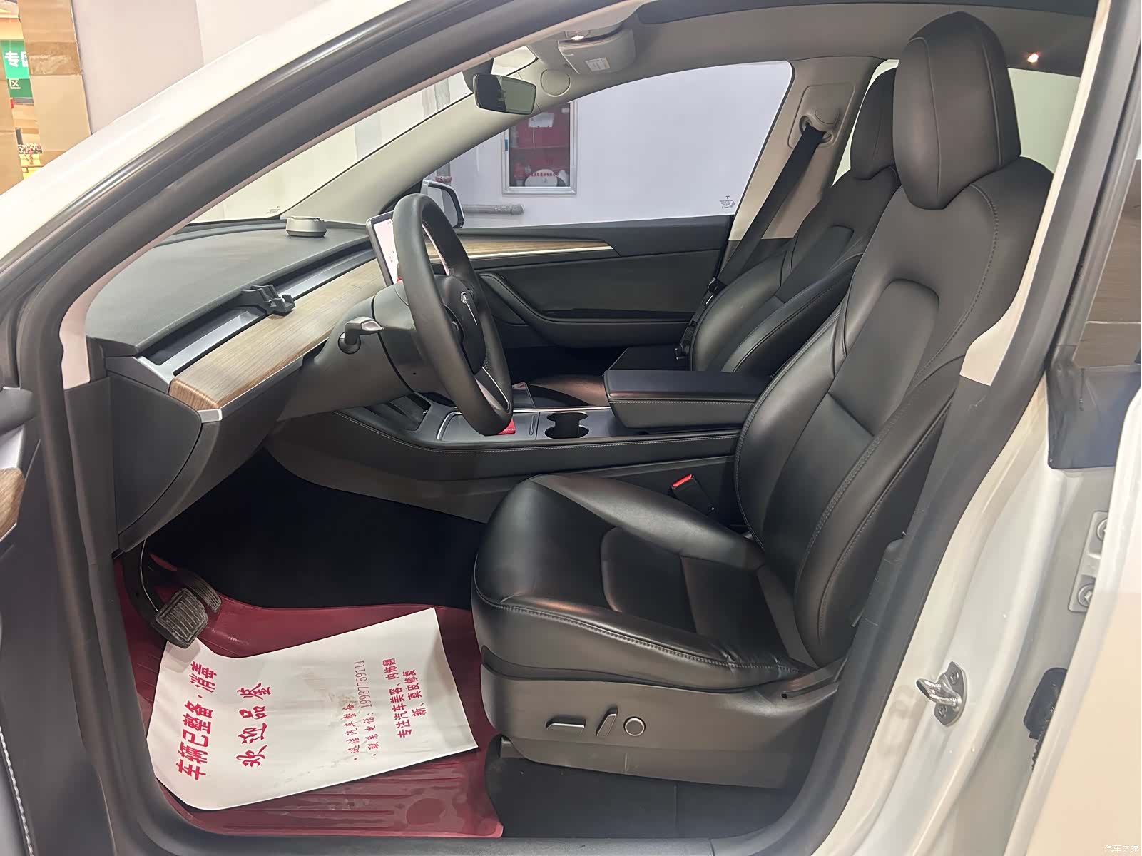 Tesla Model Y, 2021 все фото