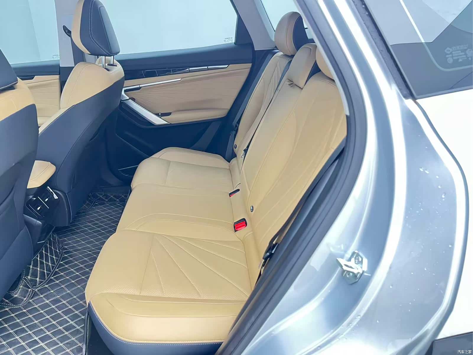 Geely Boyue, 2023 10