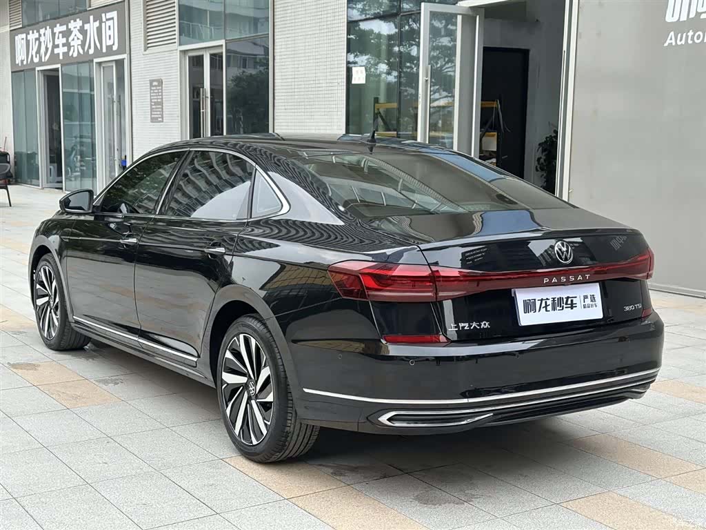 Volkswagen Passat, 2023 12