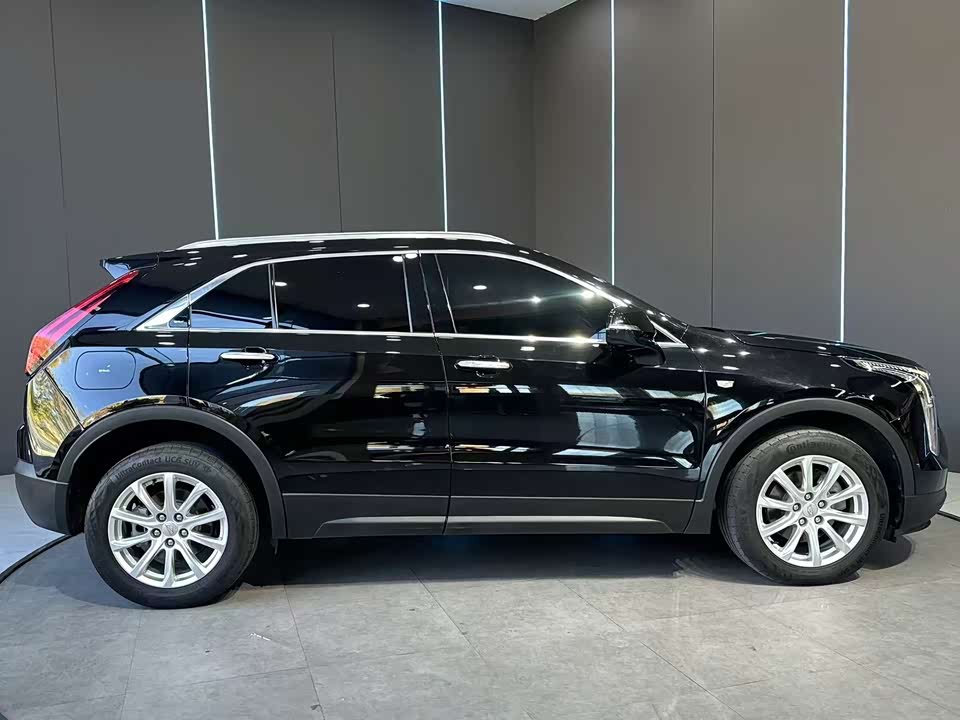 Cadillac XT4