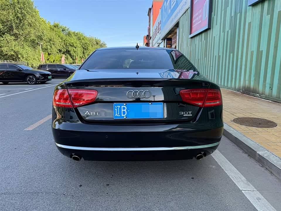 Audi A8