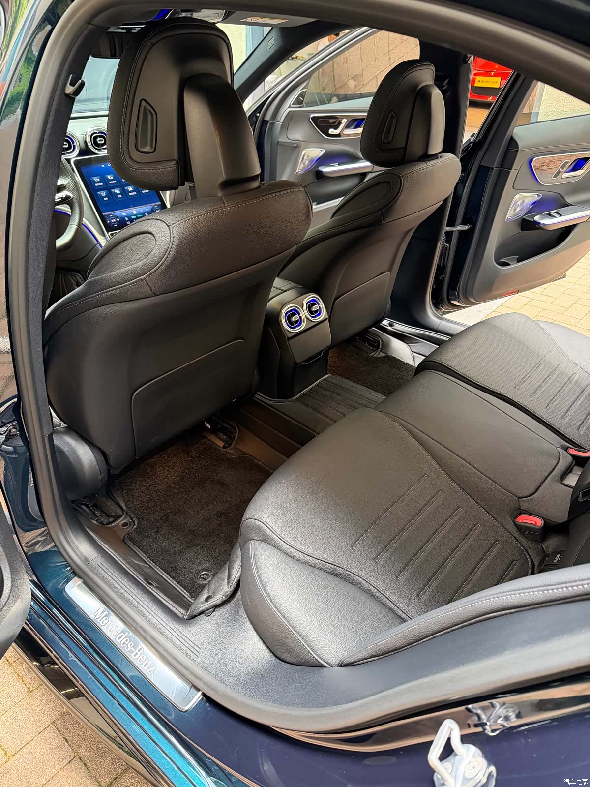 Mercedes-Benz C-Class, 2023 15