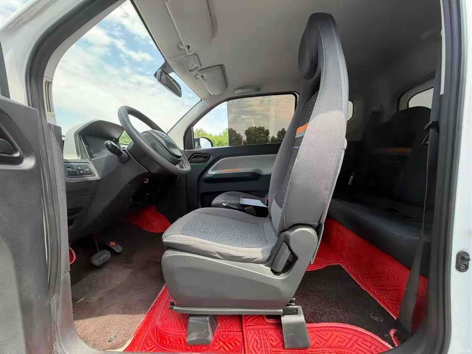 Wuling MINIEV, 2020 все фото